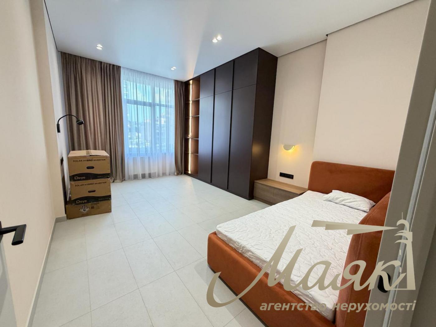 3-Bedroom Apartment for Rent in the Novopecherskie Lipki Residential Complex, 15B Verkholyuda (Dragomirova) St.