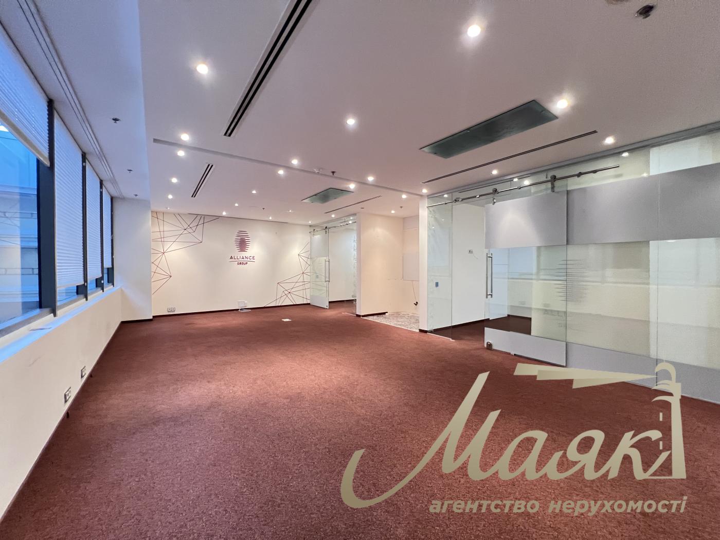 Оренда офісу 77 кв.м в БЦ Леонардо по вул. Богдана Хмельницького 52/17