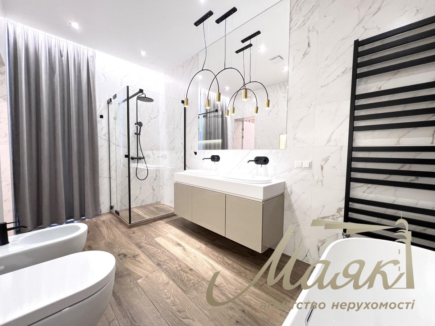 Оренда заміського будинку на Осокорках у котеджному містечку "Блакитна Лагуна"