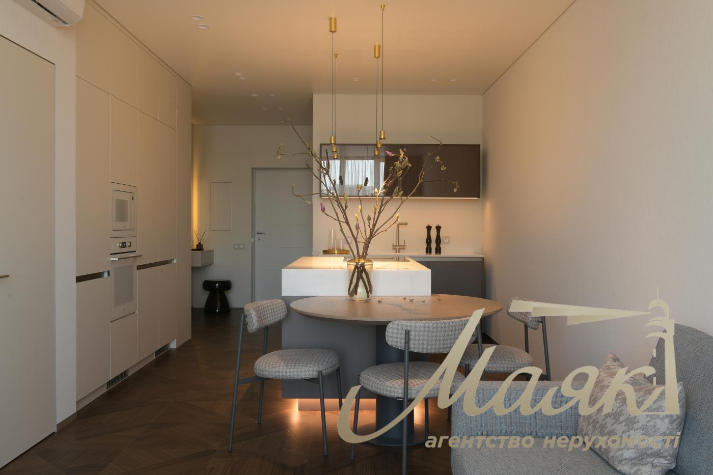 For sale 2-bedroom apartment in LCD Novopecherska Vezha