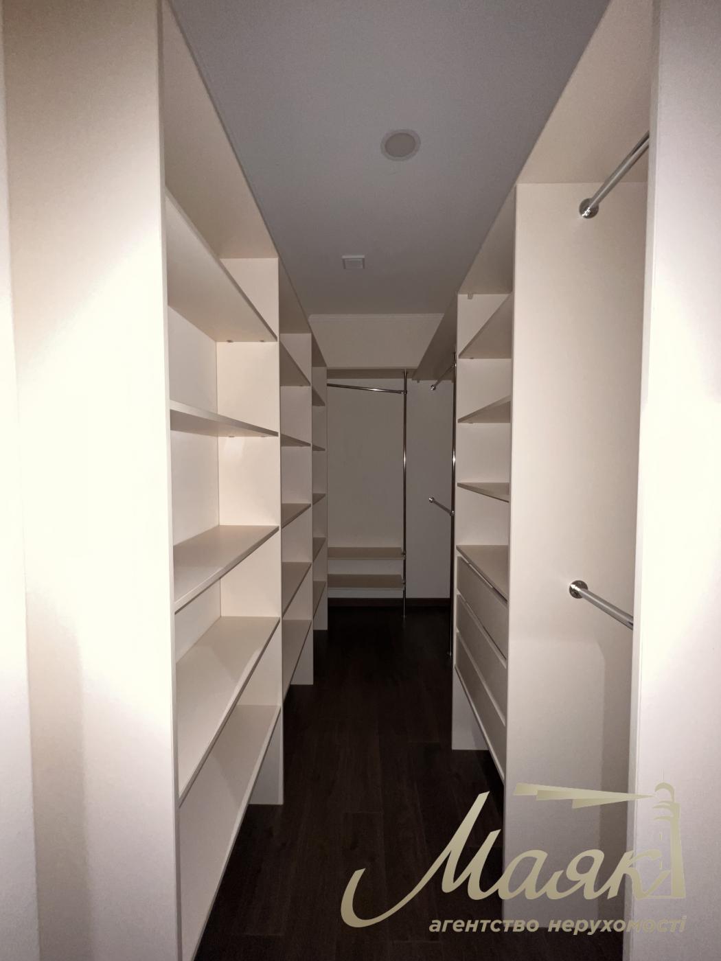 Аренда 3-х комнатной квартиры на Печерске в ЖК по ул. Евгения Коновальца 36В