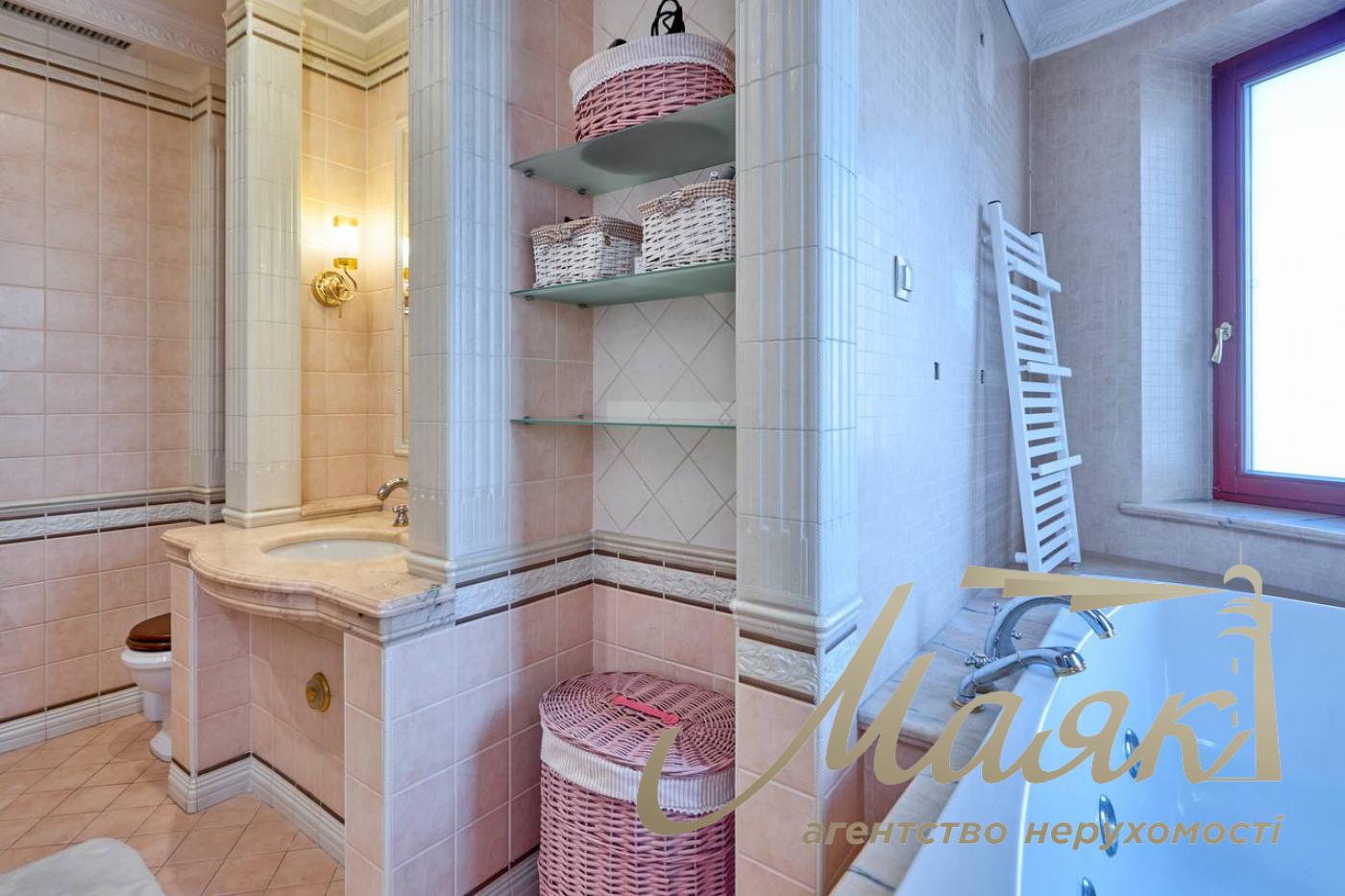 Оренда 4 кімнатної квартири, 163 м, Жилянська 30а, Голосіївський район