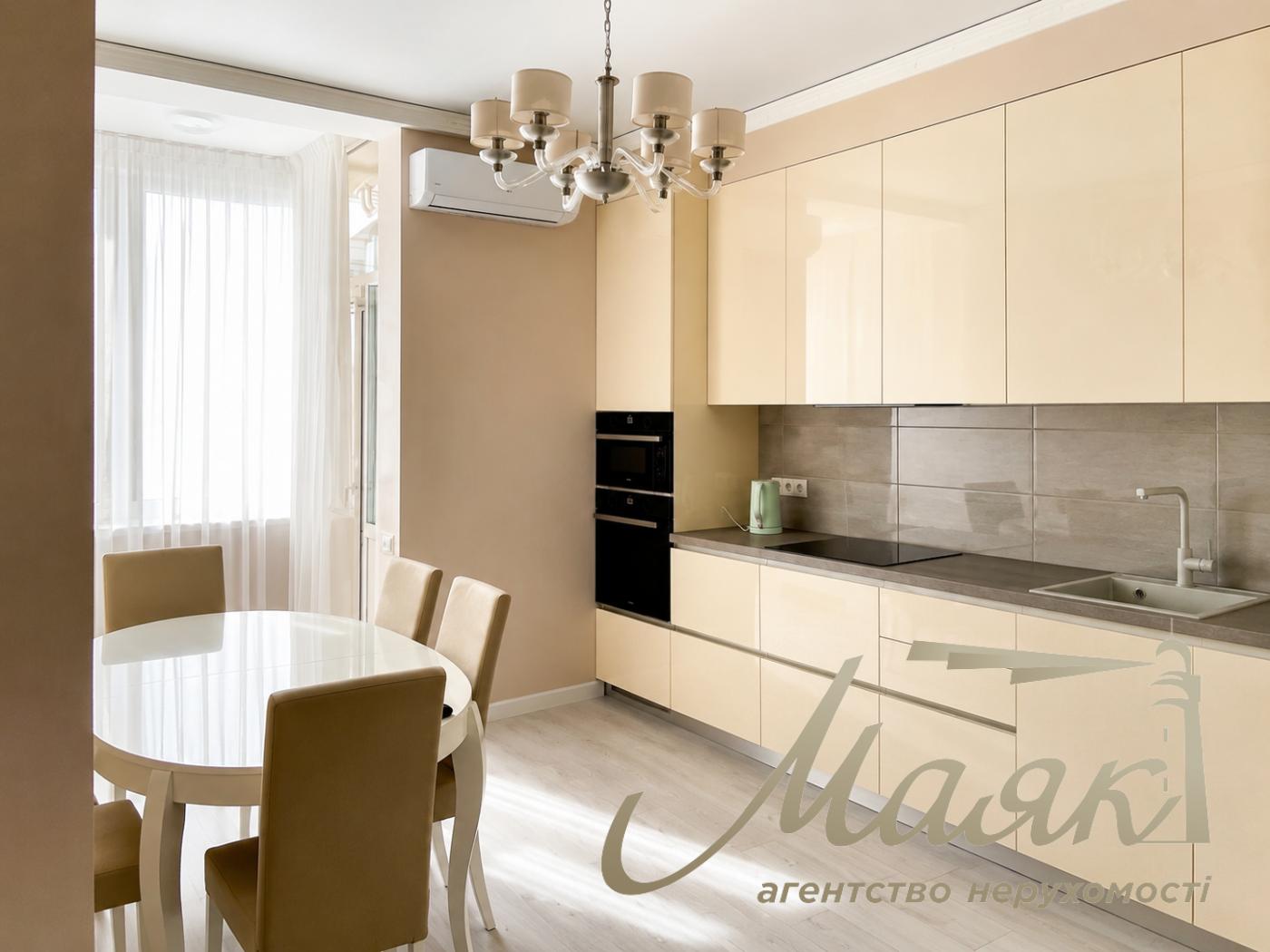 Продаж 3-кімнатної квартири в ЖК Престиж Хол, 75м², Печерський район, Київ