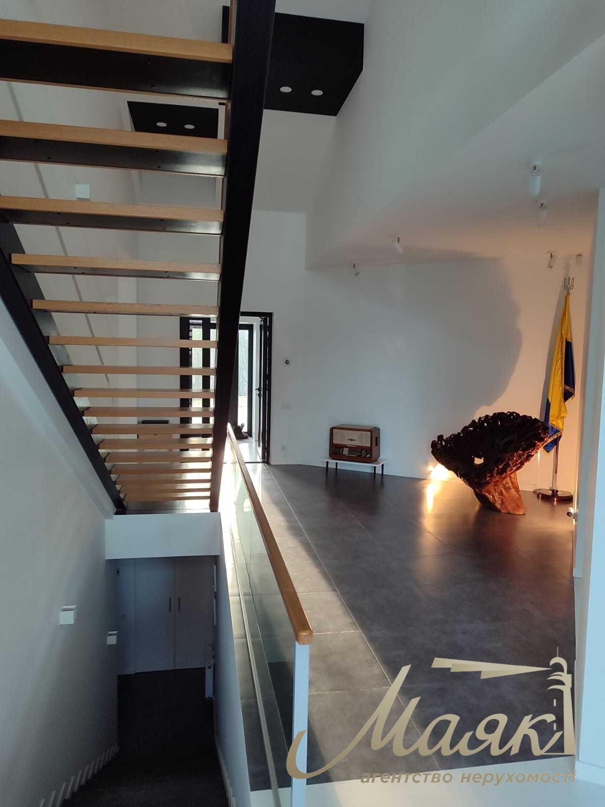 Продажа дома 390м2 среди заповедного парка рядом с Киевом