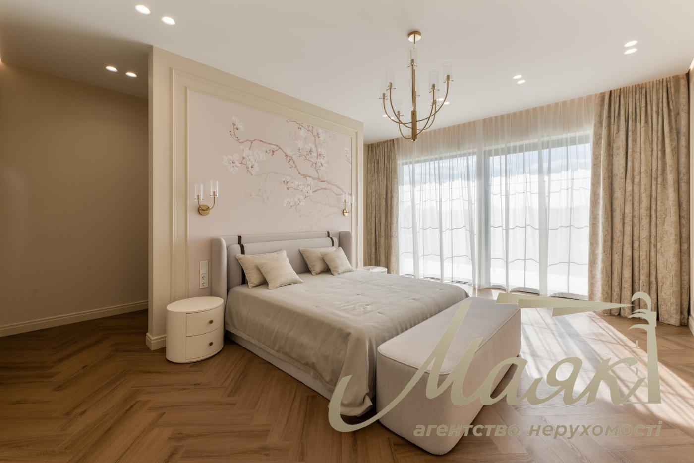 Продаж будинку площею 450 м² з басейном та гостьовим будинком у житловому комплексі «Хутір Ясний», Лесники