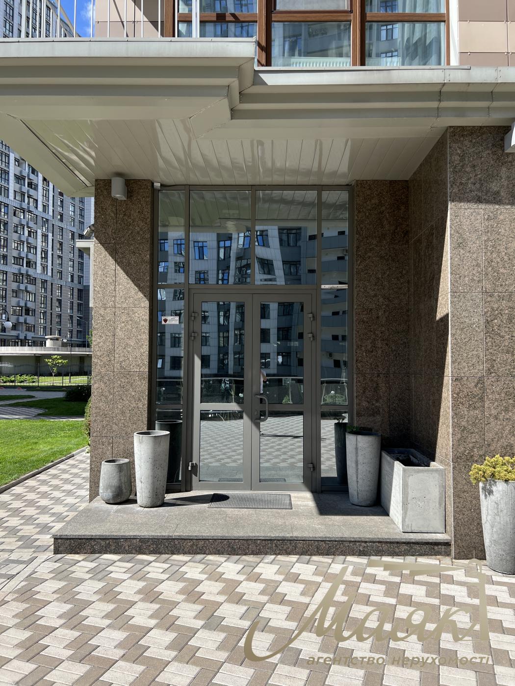 Оренда фасадного приміщення 80м2 в ЖК Новопечерські Липки