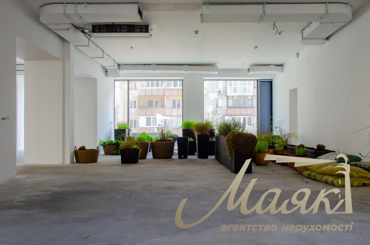 Commercial space for rent (643 m²) in the Infinity Business Center, Saksaganskogo Street, Downtown, Kyiv