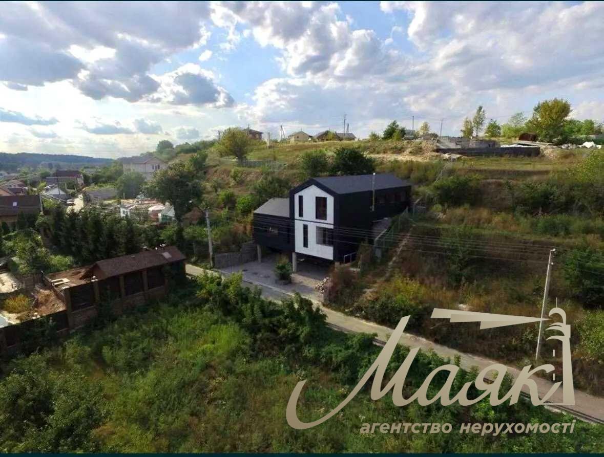 Продаж двоповерхового будинку 134м2 у с. Ходосівка, 15 хвилин до центру Києва.