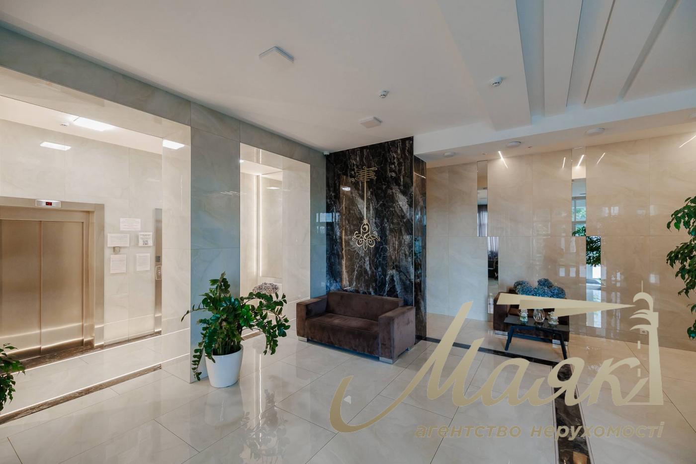 Продаж 2-кімнатної квартири з ремонтом площею 55 м² у ЖК «Новопечерські Липки», Печерськ, вулиця Драгомирова/Верхогляда, 19Б