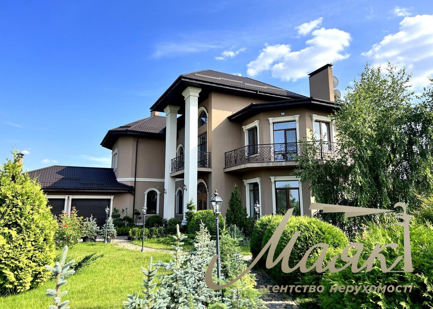 Продаж будинку з дизайнерським ремонтом у Нових Петрівцях, 35 соток, 650м2, вул. Івана Кудрі