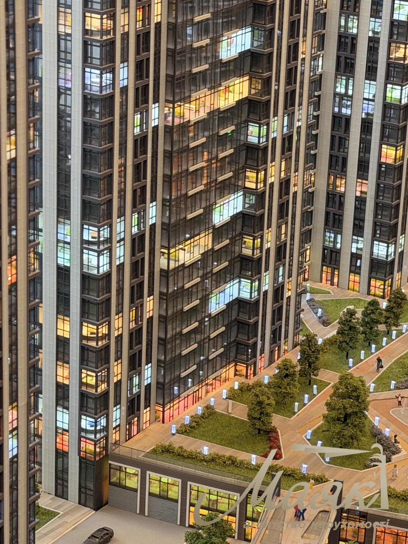 For sale 3-bedroom apartment (can be used as an office) LCD Novopecherskie Lipki, Verkhoglyada St. (Dagomirov)