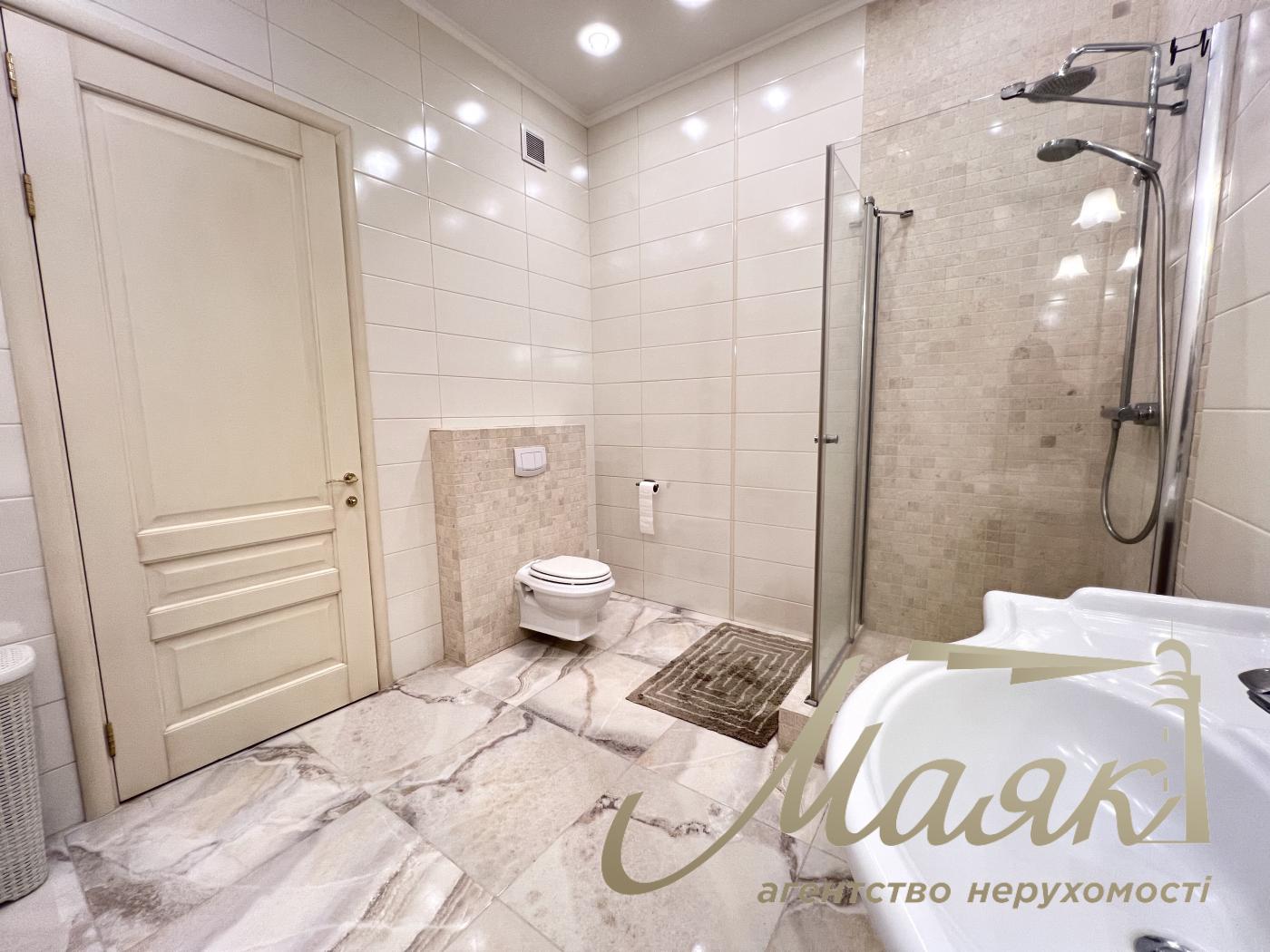 Rent 2-storey house 240m2, Goloseevsky district, Chapaevka.