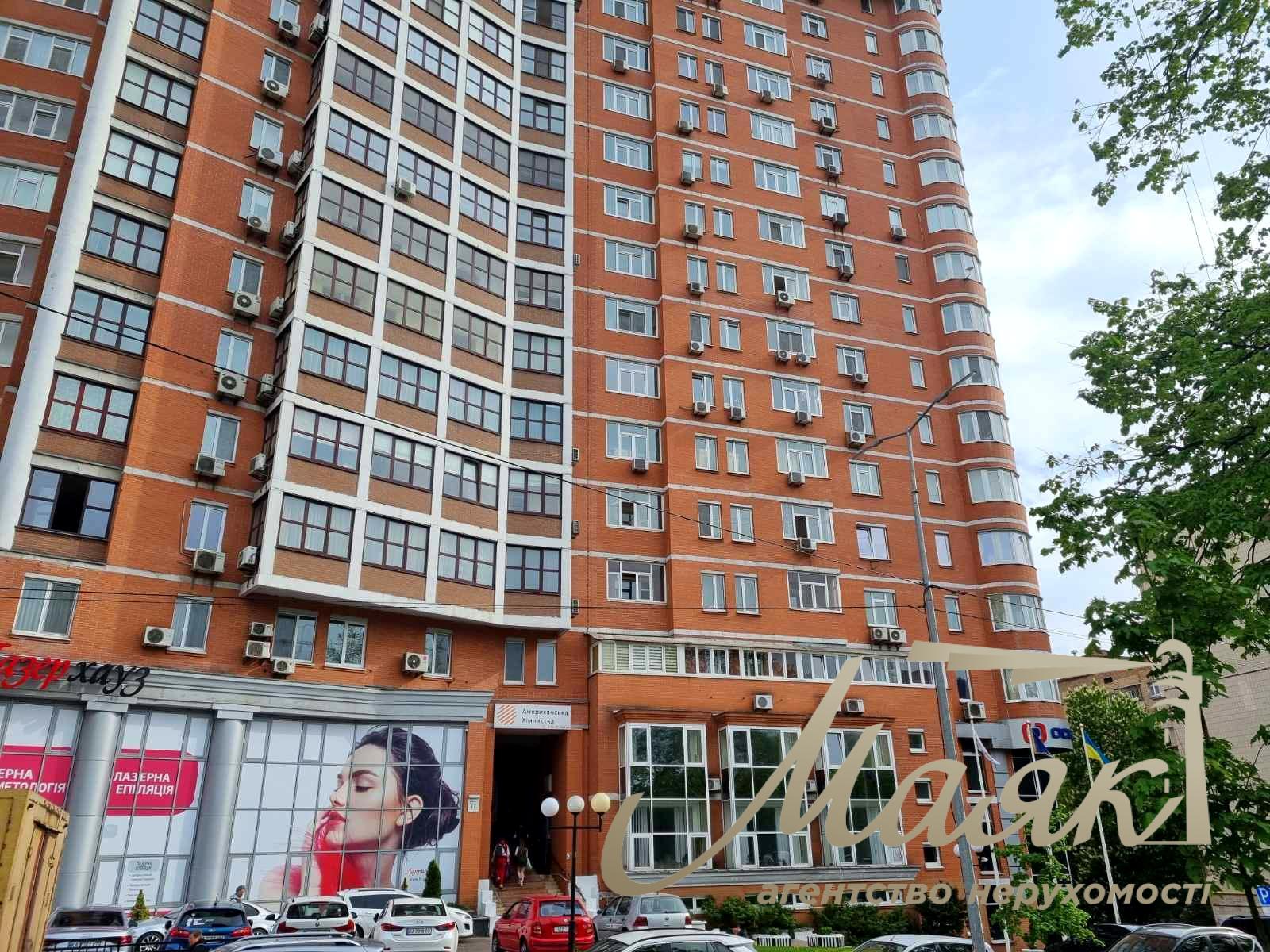 Оренда 3-кімнатної квартири площею 117 м² на вул. Ковпака, 17, Печерськ, станція метро «Палац Україна»