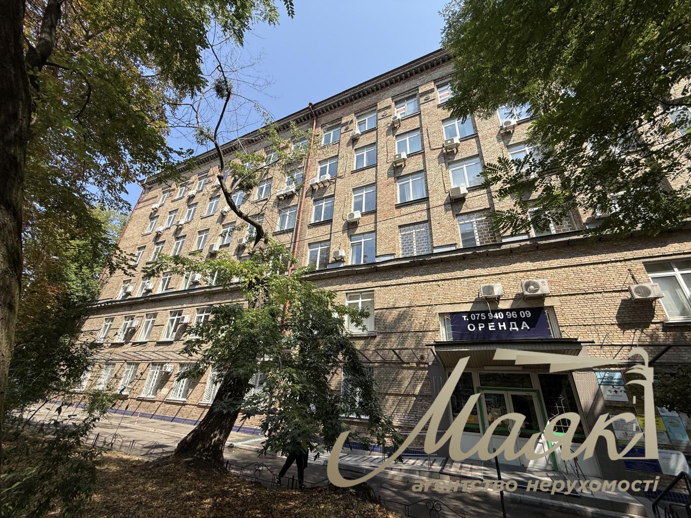 Продаж офісного поверху площею 1000 м², вул. Євгенія Коновальця, 31, Печерськ