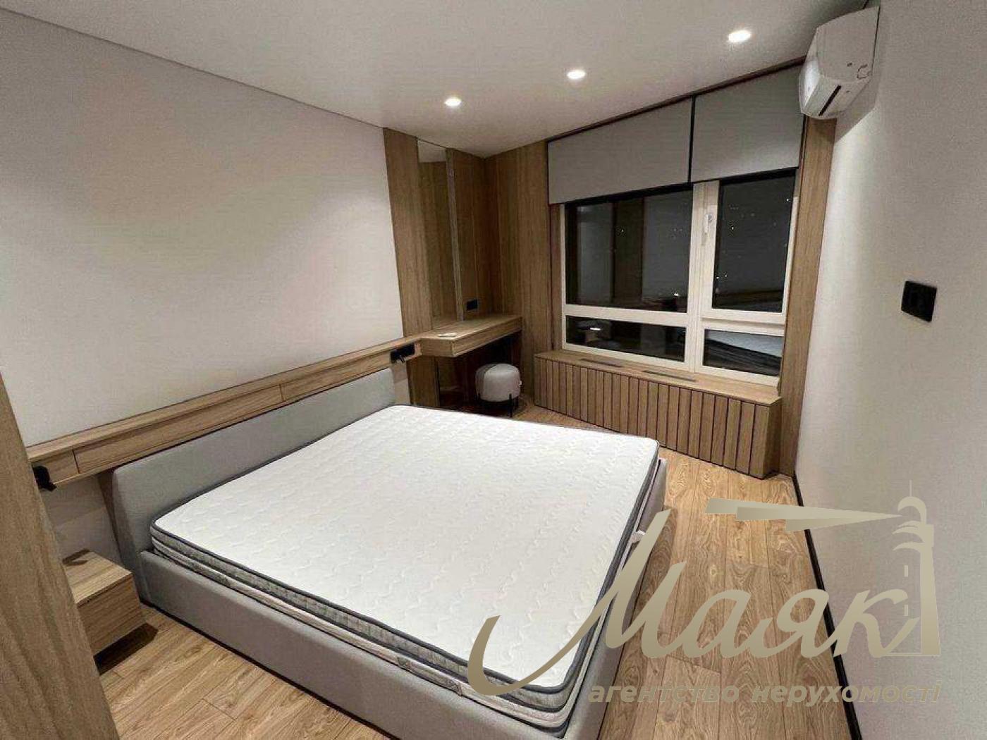 Продаж 2к квартири 65 кв.м у ЖК White Lines, просп. Голосіївський