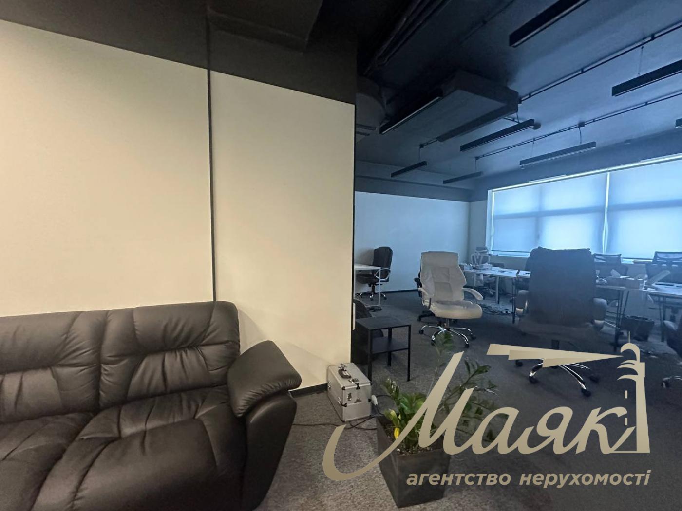 1,132 m² Office Space for Rent in the Business Center at 18/7 Almazova Street, Pechersk