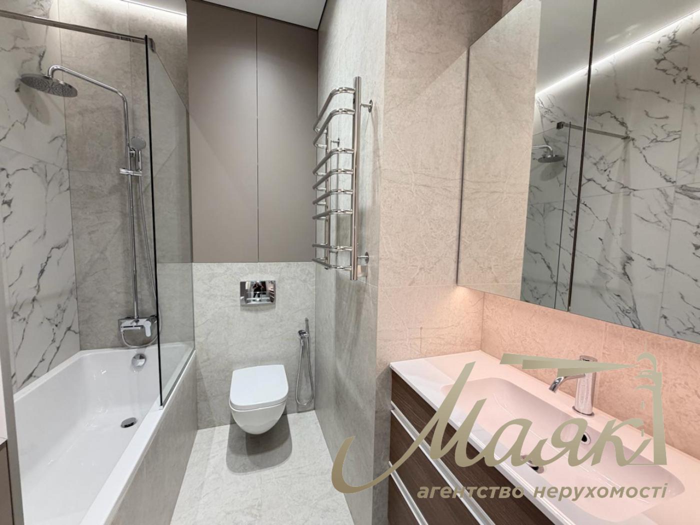 3-Bedroom Apartment for Rent in the Novopecherskie Lipki Residential Complex, 15B Verkholyuda (Dragomirova) St.
