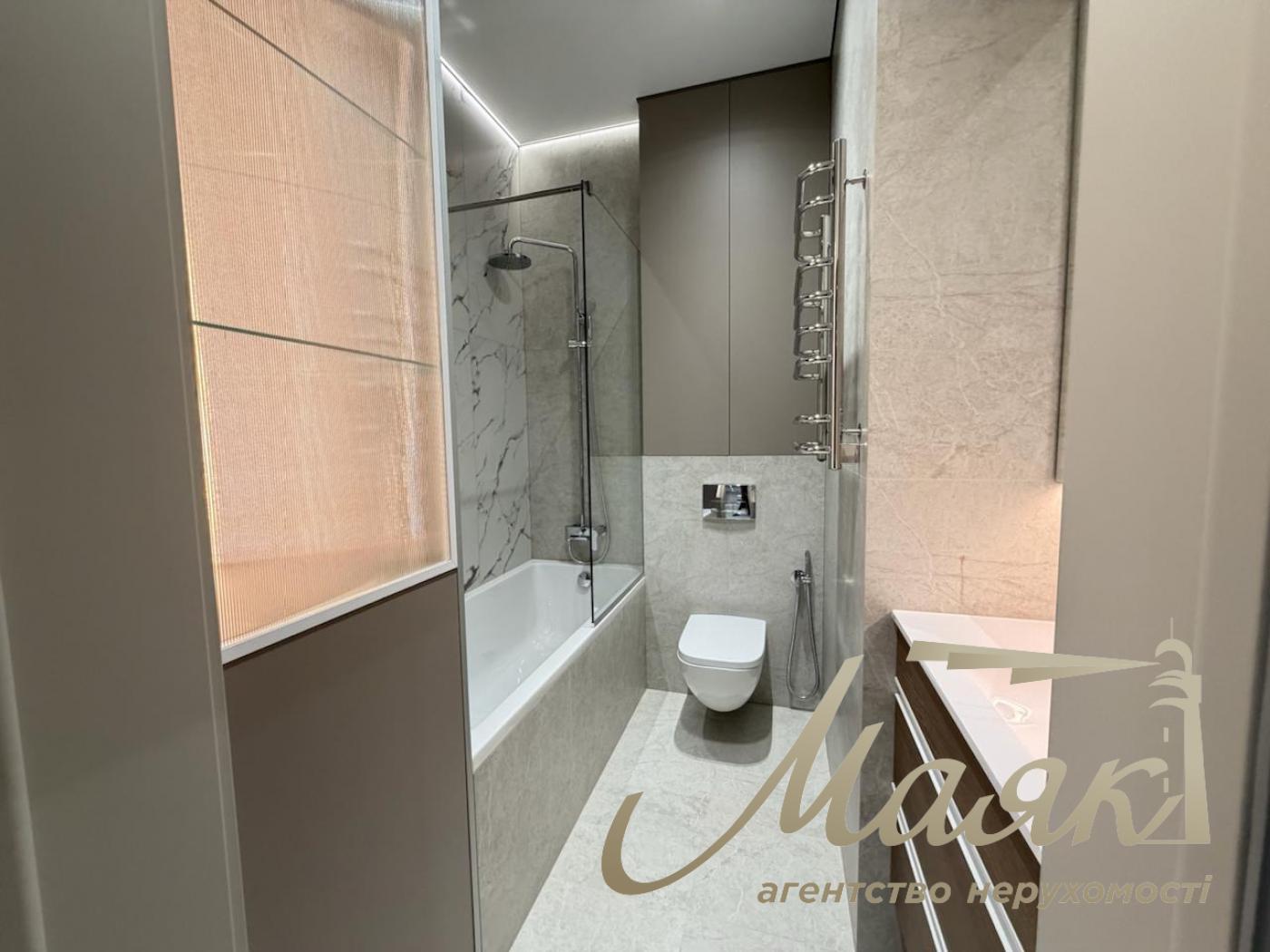 3-Bedroom Apartment for Rent in the Novopecherskie Lipki Residential Complex, 15B Verkholyuda (Dragomirova) St.
