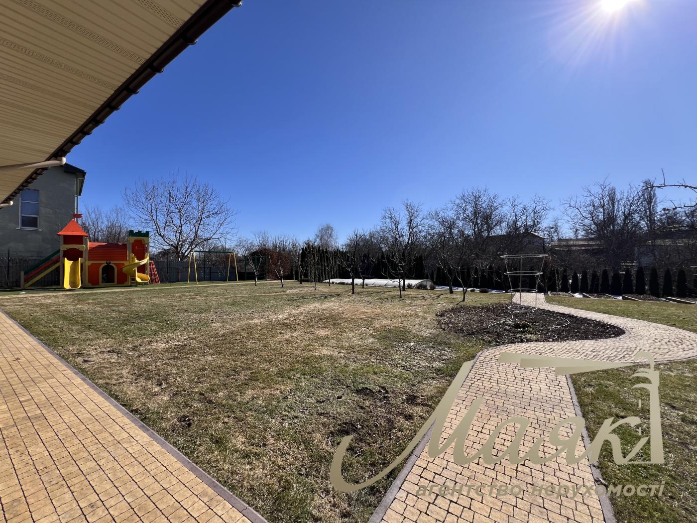 Rent 2-storey house 190m2, Goloseevsky district, Myshelovka