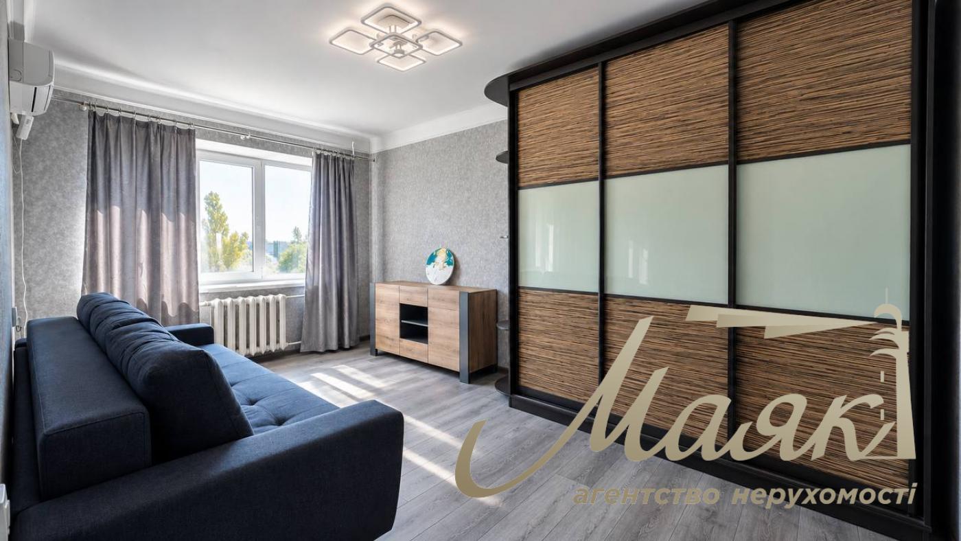 3-room apartment for sale at 21/1 Kharkivskoe Shosse, Darnytskyi District