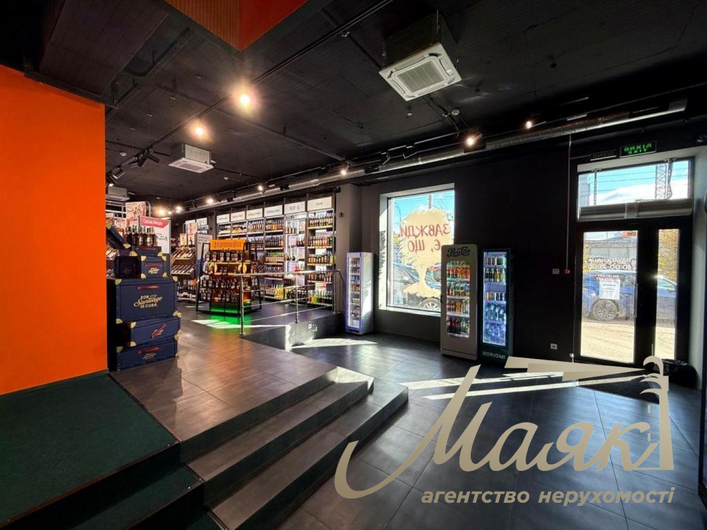 Оренда фасадного приміщення бул. Міхновського (Дружби народів)