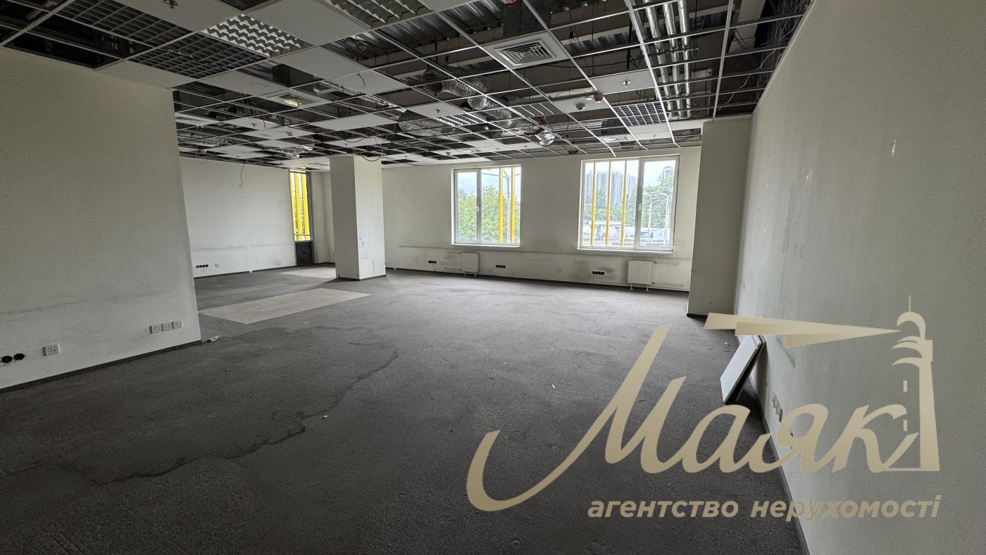 Аренда опен-спейс офиса1500 м2 на Оболони, Луговая, офисный центр