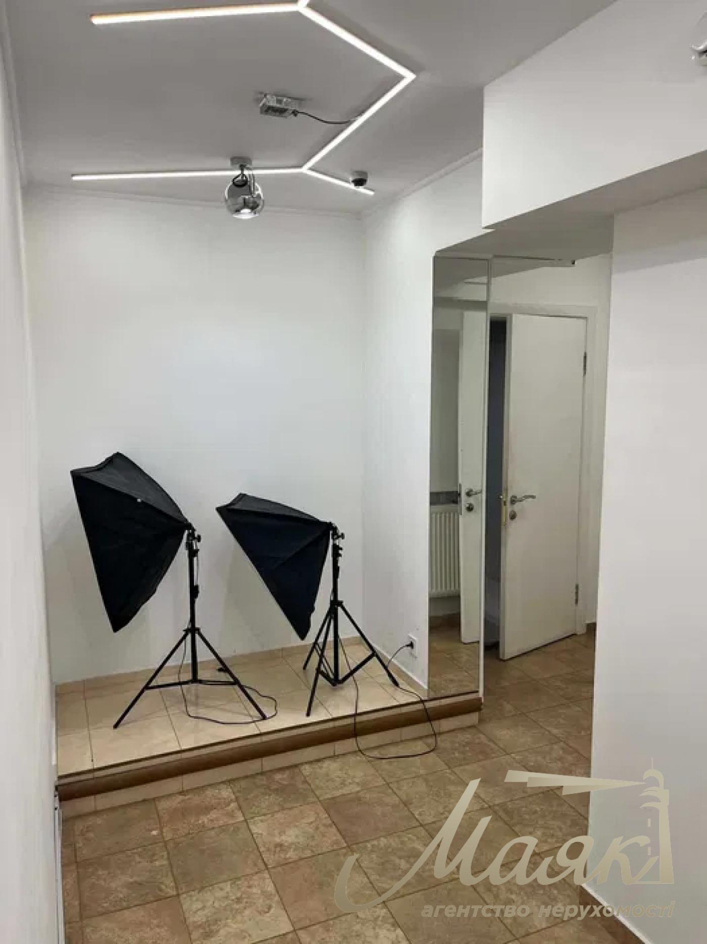 Оренда фасадного приміщення 158 м.кв. вул. Павлівська, Шевченківський р-н