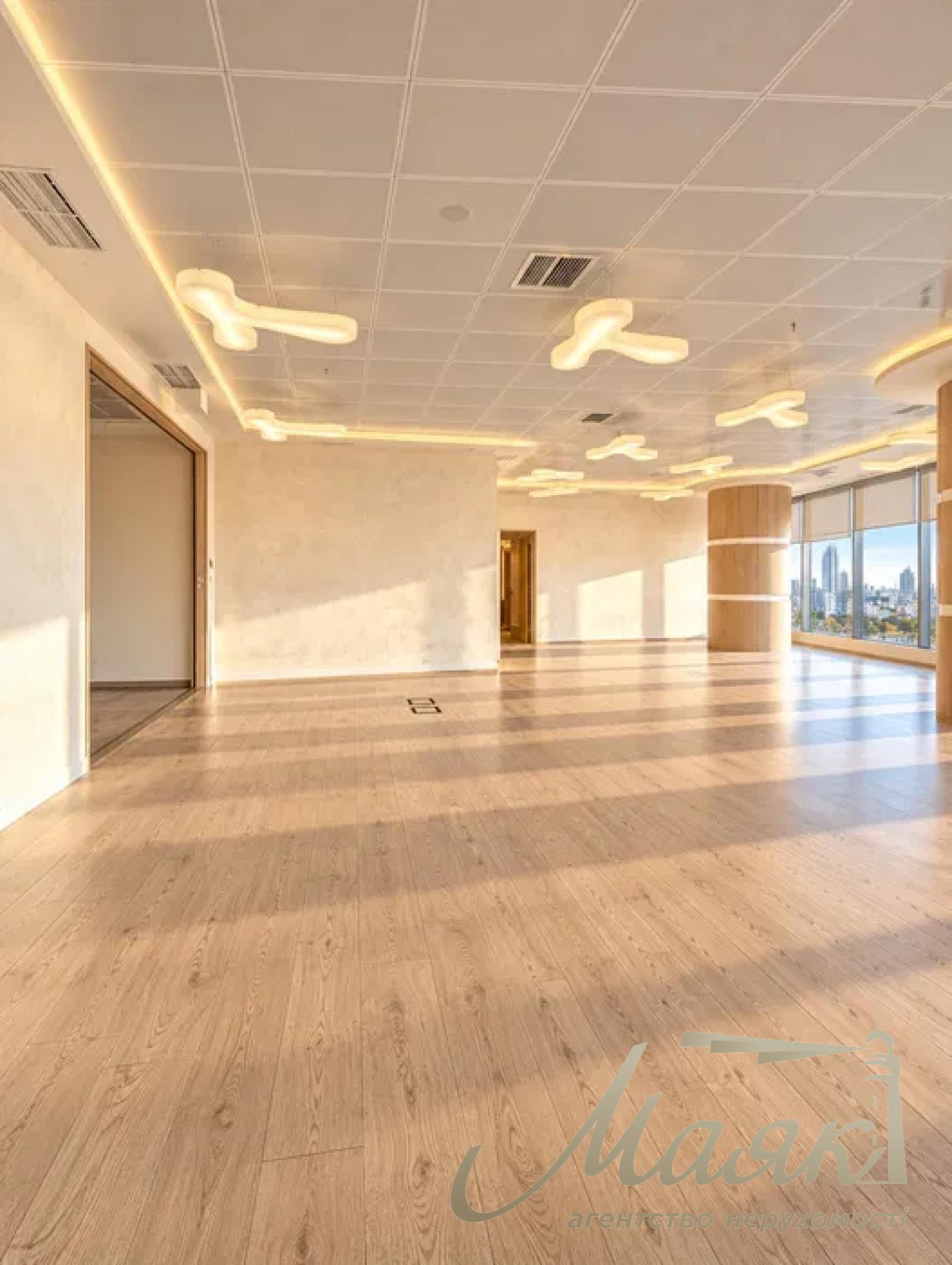 Оренда офісу площею 1100 м² у бізнес-центрі «Парус», 28-й поверх, панорамний вид