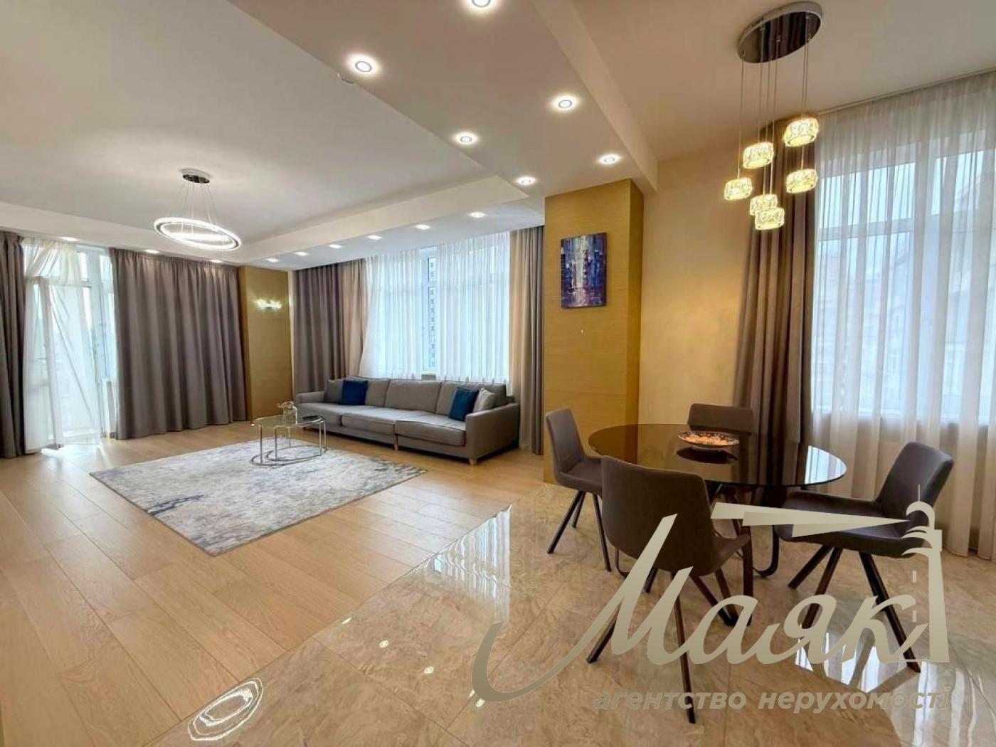 Rent 2-bedroom apartment in the historical center, Koninsky St. (Turgenevskaya)