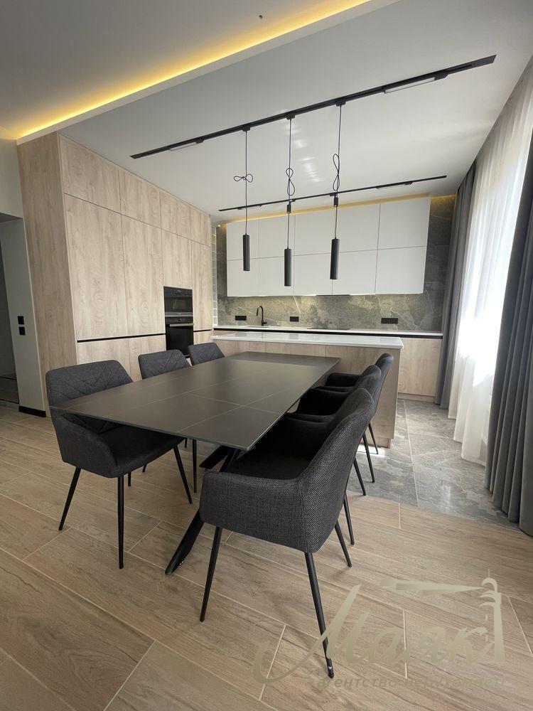 Оренда таунхауса 290 м2 , КМ Montana Village