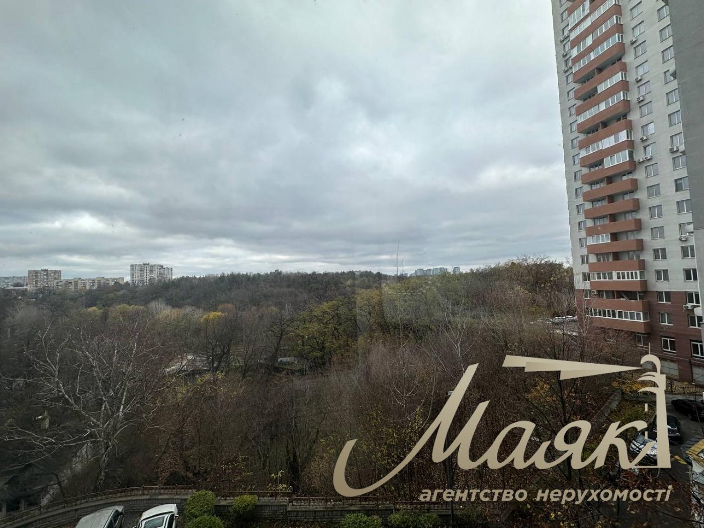 Аренда 3-х комнатной квартиры по ул.Степана Руданского 4-6,метро Сырец.