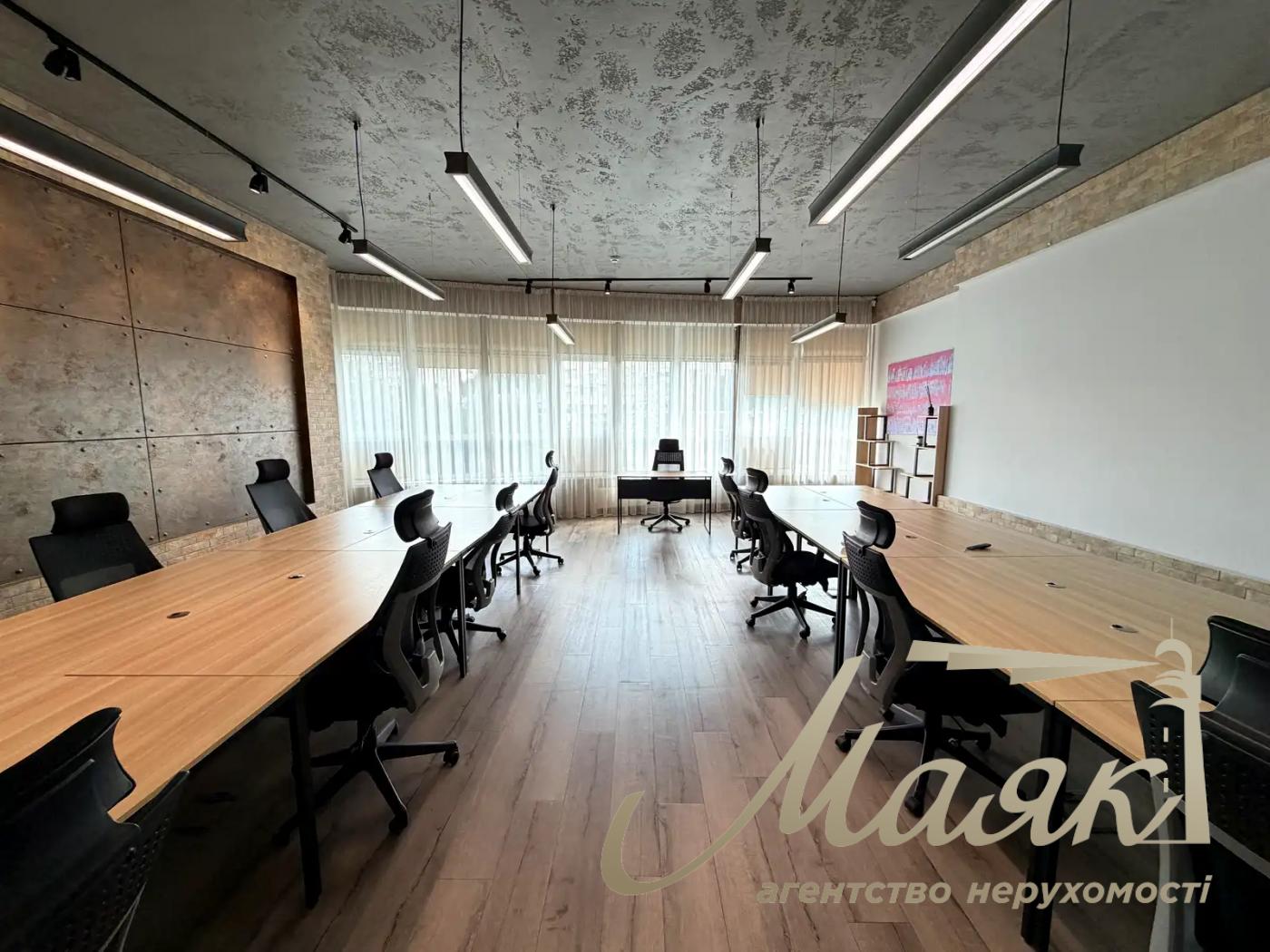Оренда автономного офісу площею 200 м² у ЖК «Карнегі», Кловський спуск, 7