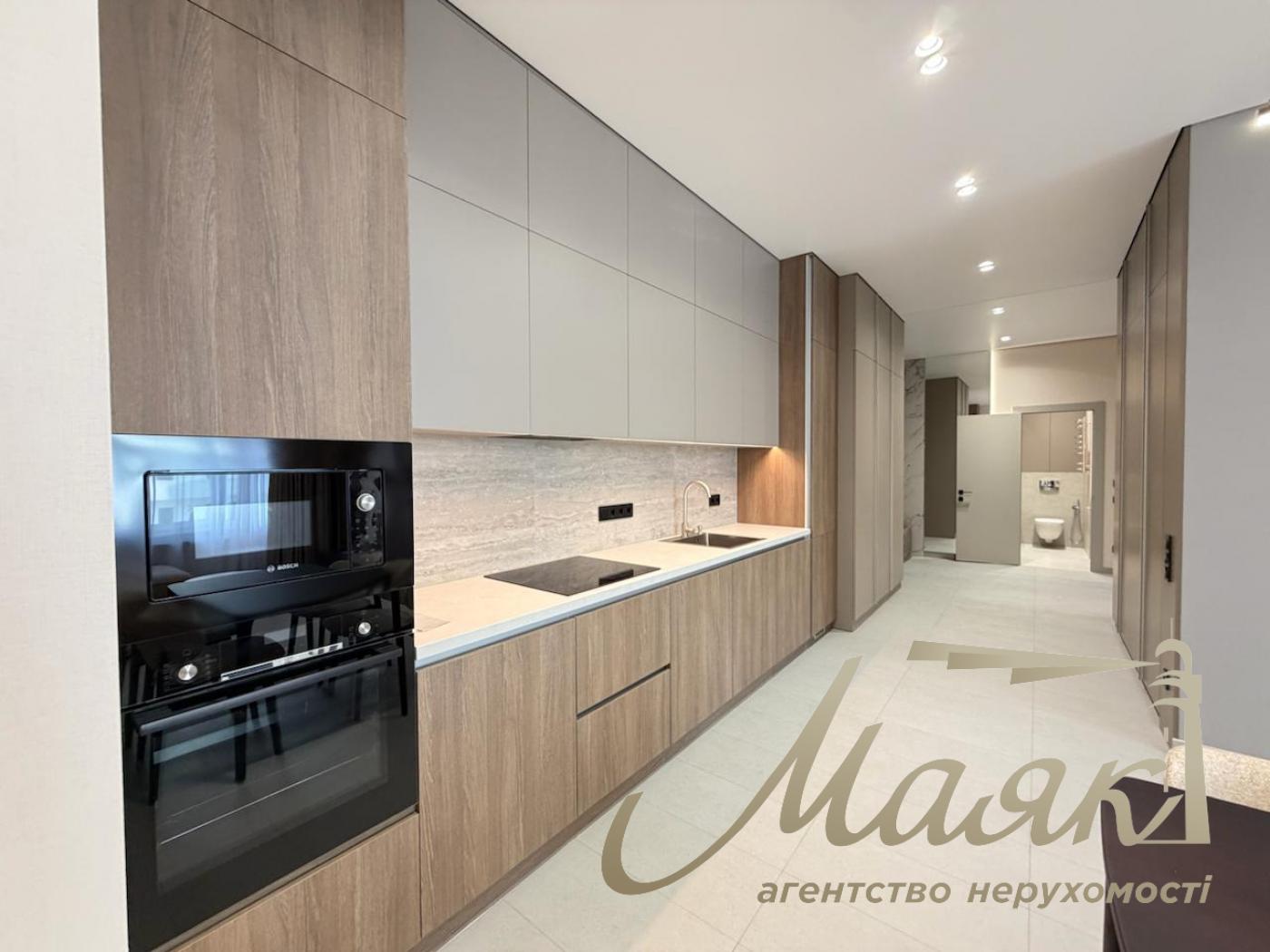 3-Bedroom Apartment for Rent in the Novopecherskie Lipki Residential Complex, 15B Verkholyuda (Dragomirova) St.