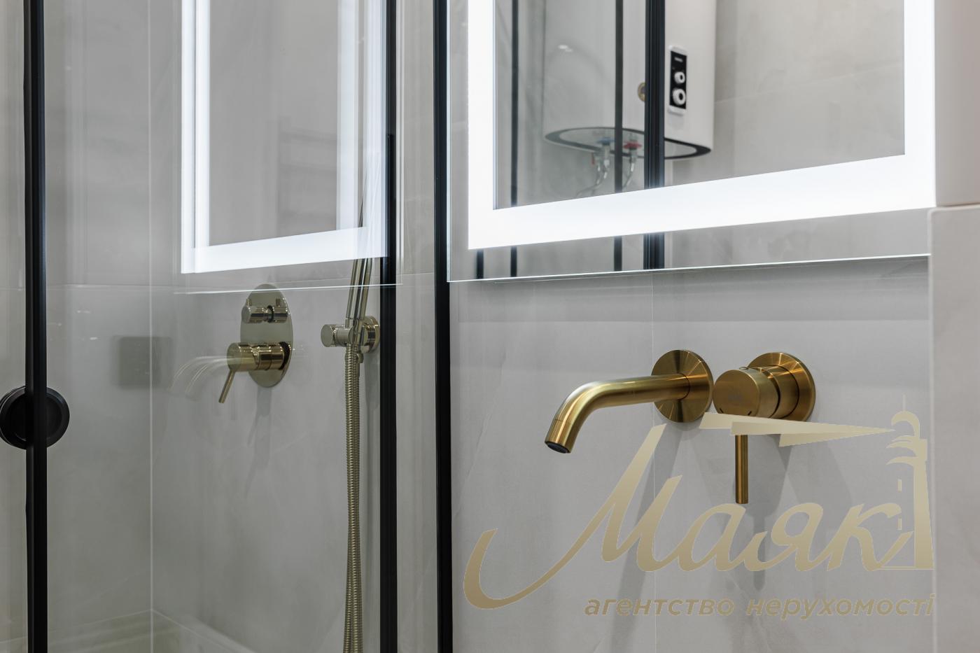 Продажа 1-комнатной квартиры с ремонтом ЖК Варшавский 3, Виноградарь, Киев