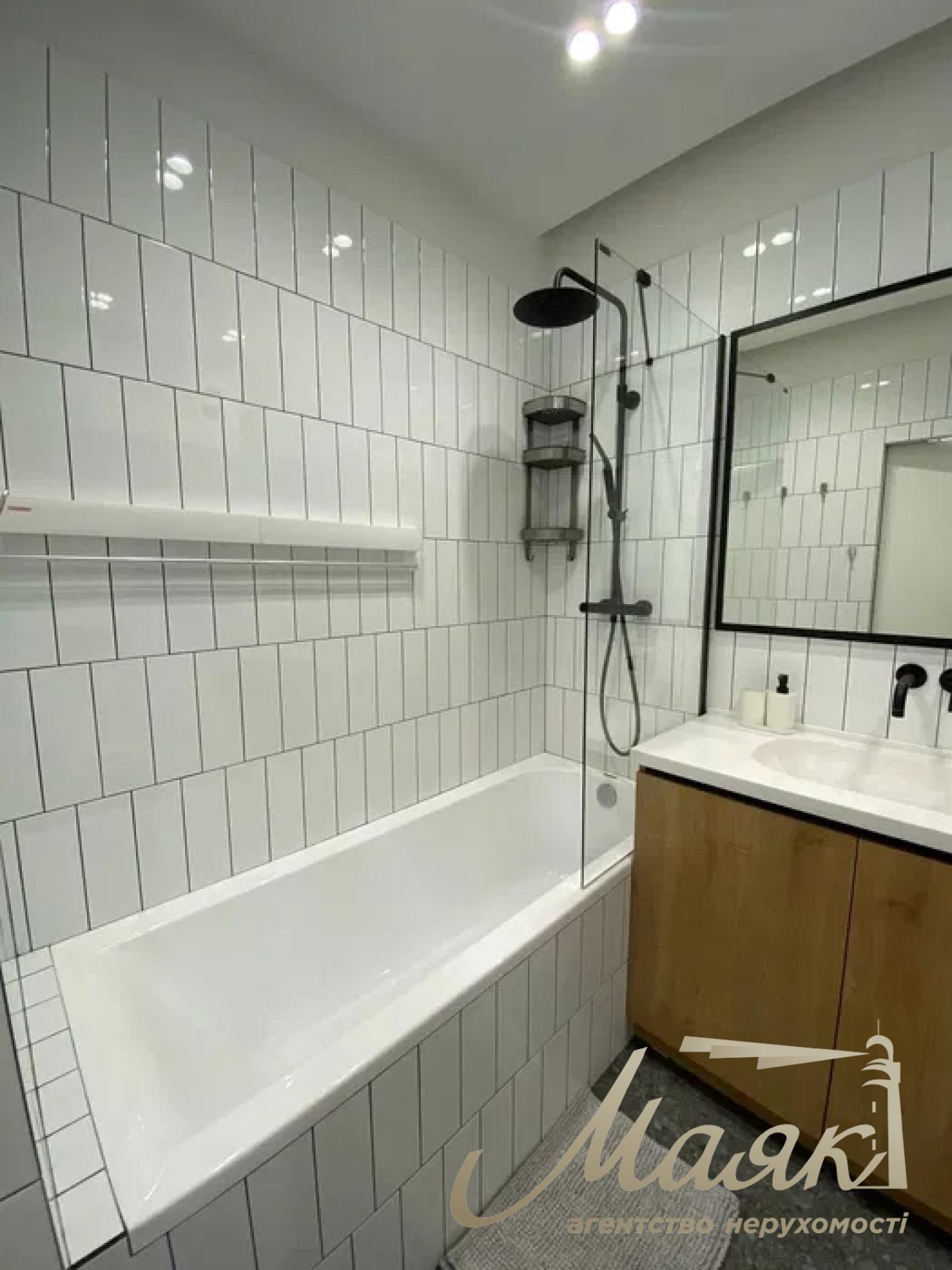 Продаж 2-кімнатної квартири ЖК Файна Таун, вул. Салютна