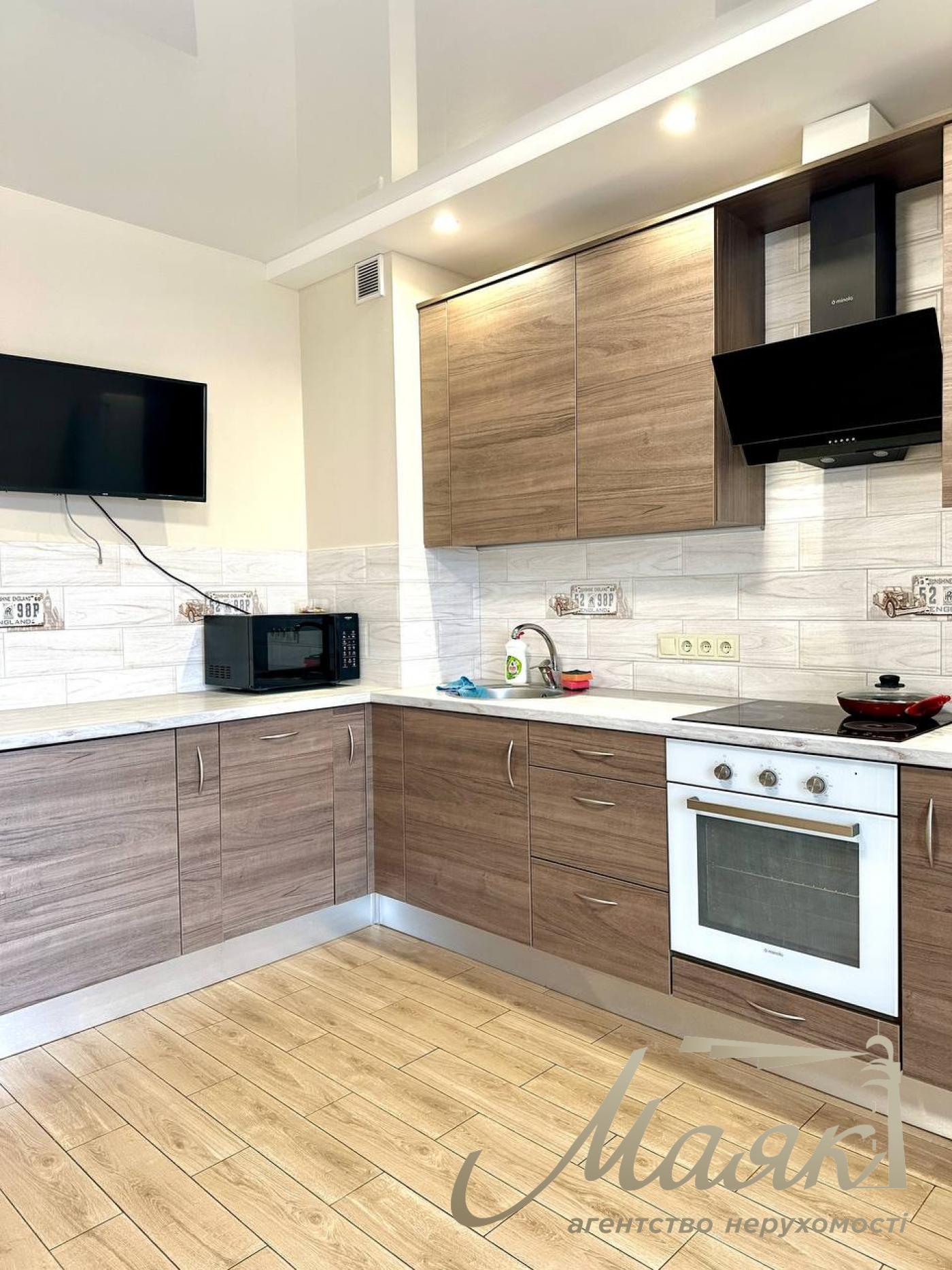 Аренда 1 комнатной квартиры в ЖК Бристоль по ул.Лобановского 144, метро Демеевская.