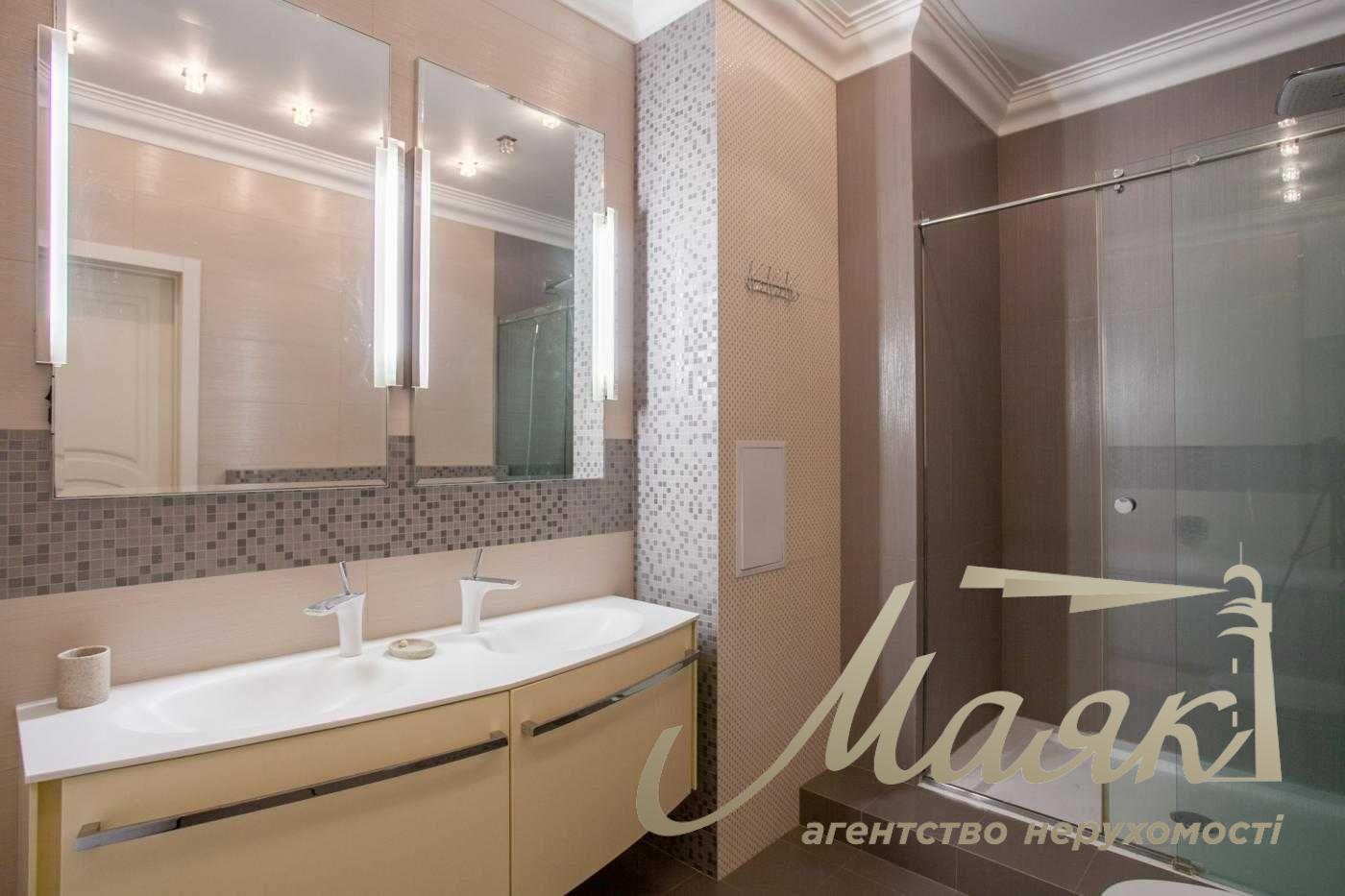 Rent apartment in LCD "Novopecherskie Lipki", 240 m², Verkhoglyada str., 4 rooms