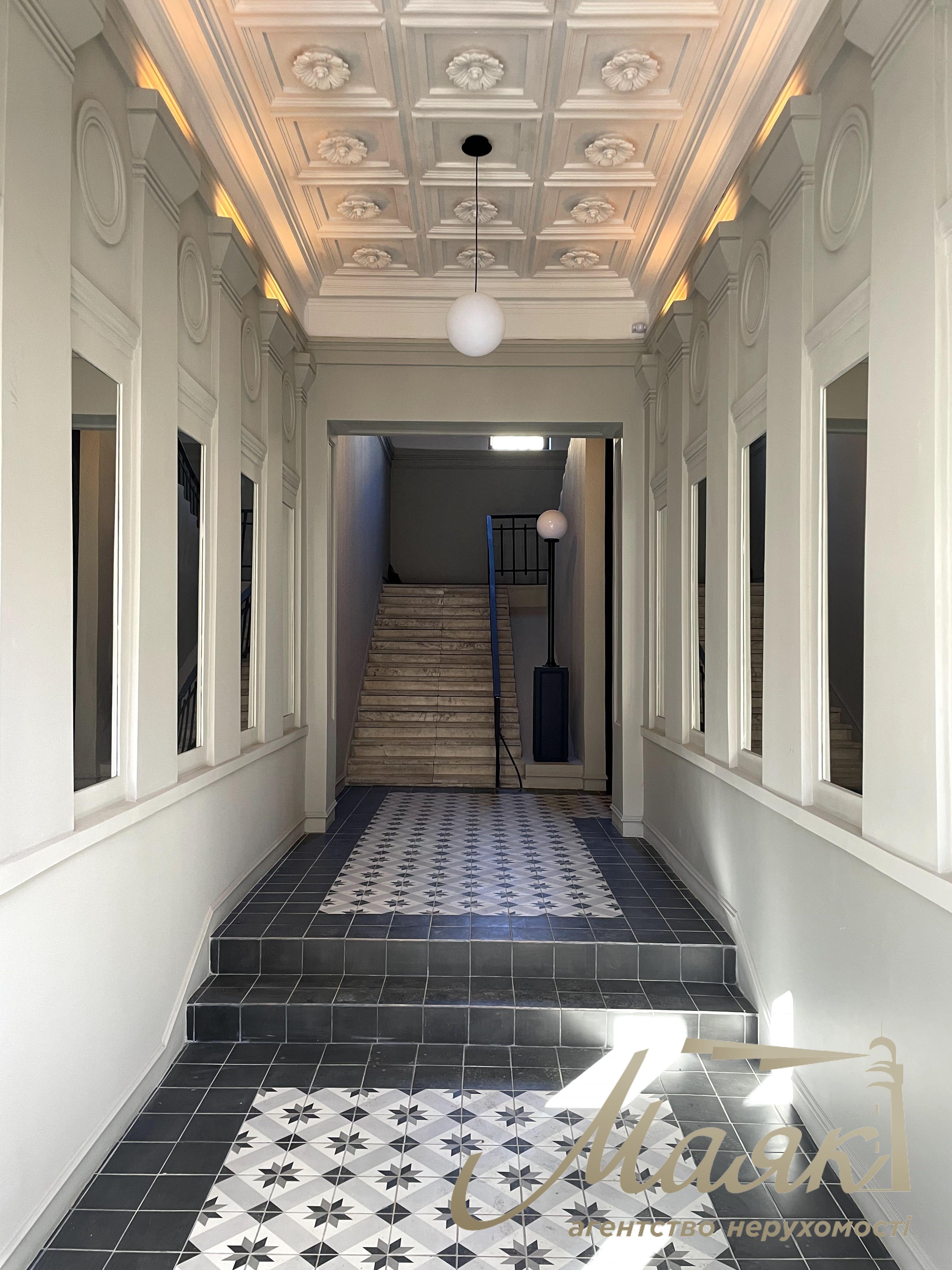 For sale 3-bedroom apartment 150m2 Institutskaya str. 13A - Historical Center, Lipki, Pechersk