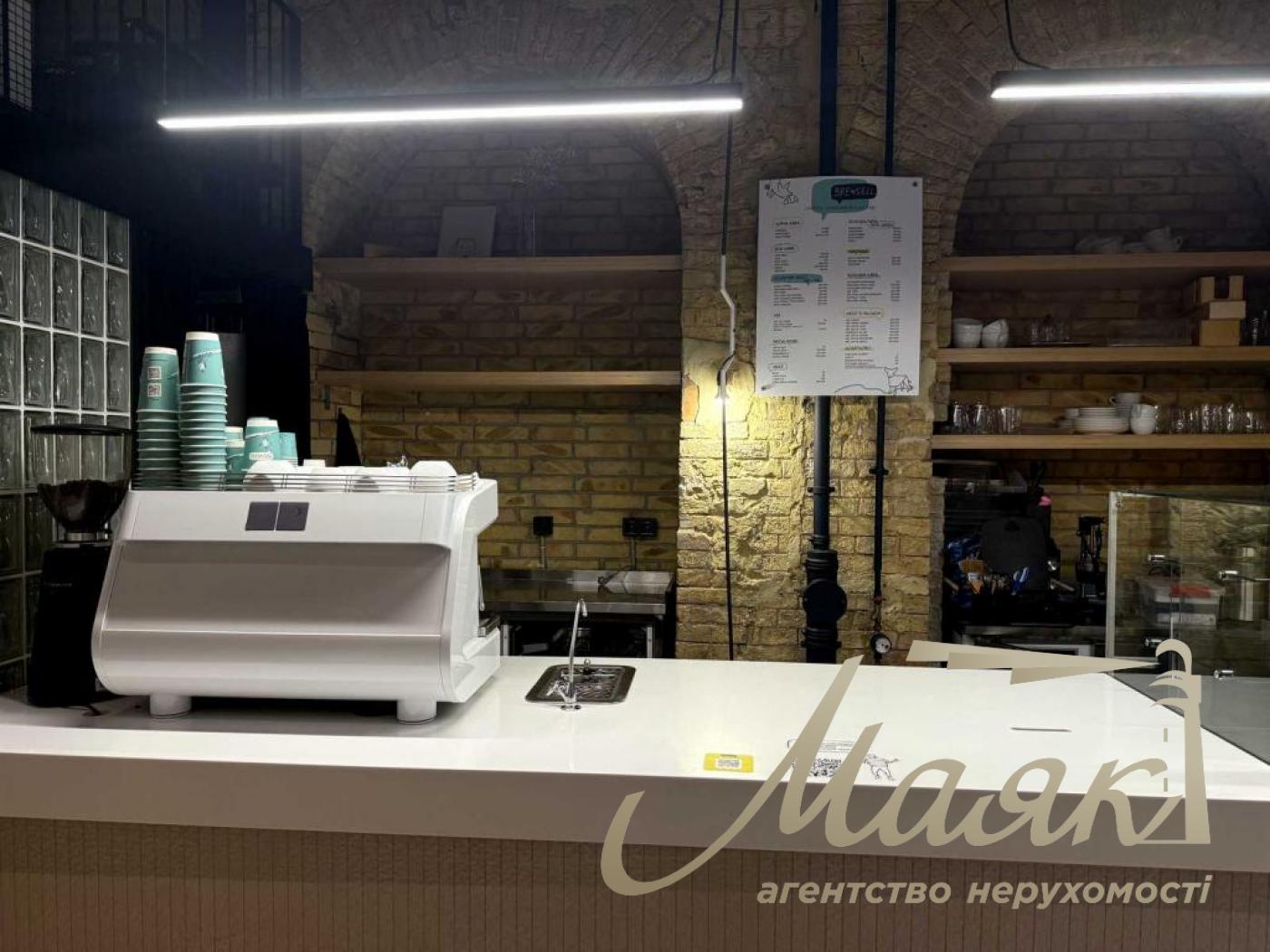 Оренда фасадного приміщення площею 52,8 м² у A-Station, станція метро «Арсенальна», Печерськ