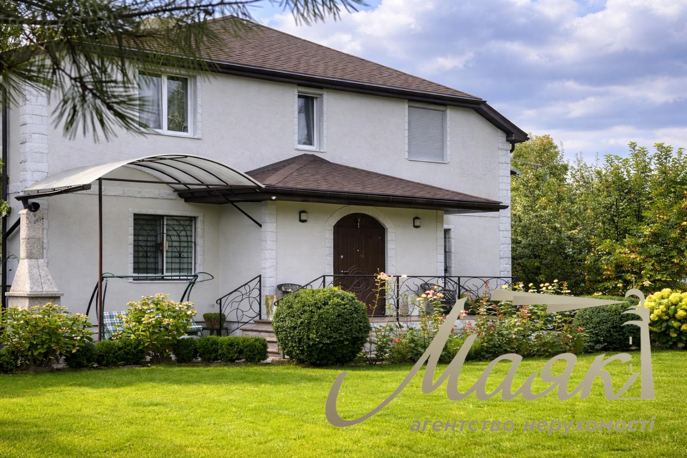 Sale 2-storey house with. Rudyky. The area of the house 254 sq. m. Plot of 18 hectares.