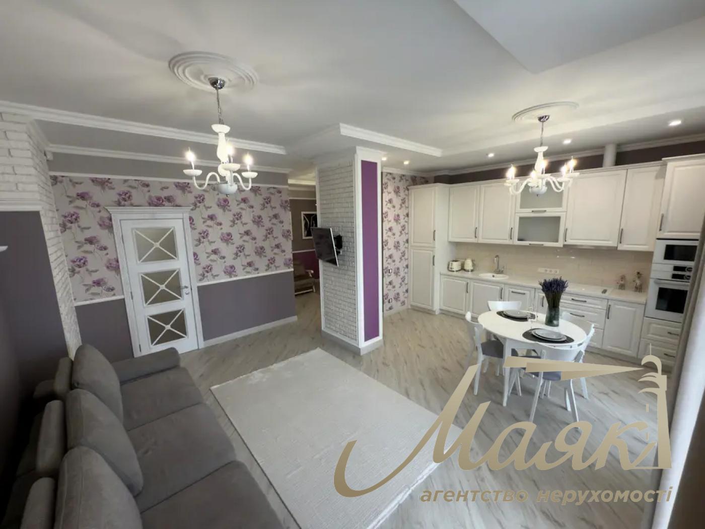 Rent 1k apartment - studio 47m², str. Filatov Akademika, Pechersk