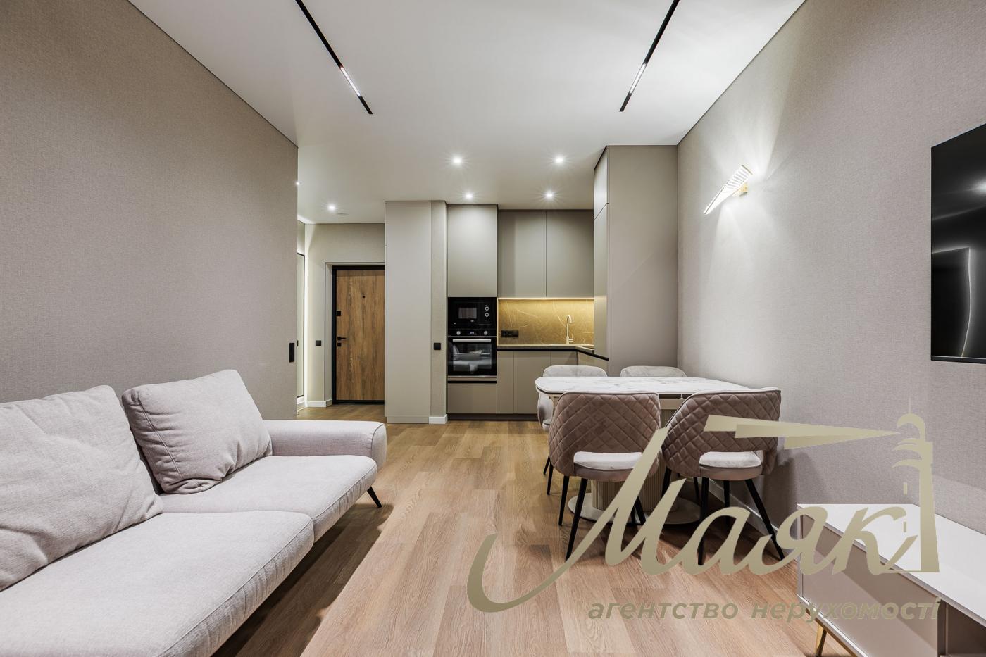 Продажа 1-комнатной квартиры с ремонтом ЖК Варшавский 3, Виноградарь, Киев