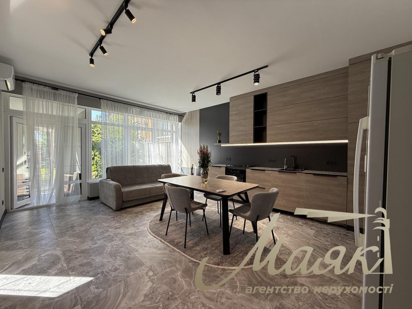 Оренда 3-поверхового таунхауса площею 220 м², Козин, КГ Montana Village 