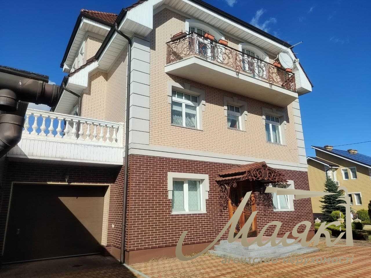 Продаж ексклюзивного триповерхового будинку площею 288 м² у житловому комплексі «Козя Спіна», Нові Петрівці, поруч із Межигір’ям, Вишгород