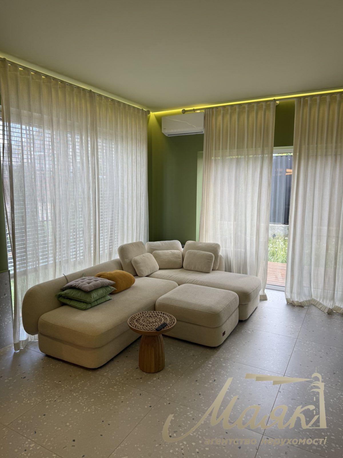 Rent a detached 3-story duplex (125 m²), 15 minutes from Kyiv, private yard, generator, and a terrace on the 3rd floor in the village of Hatne, Kyiv-Sviatoshynskyi District