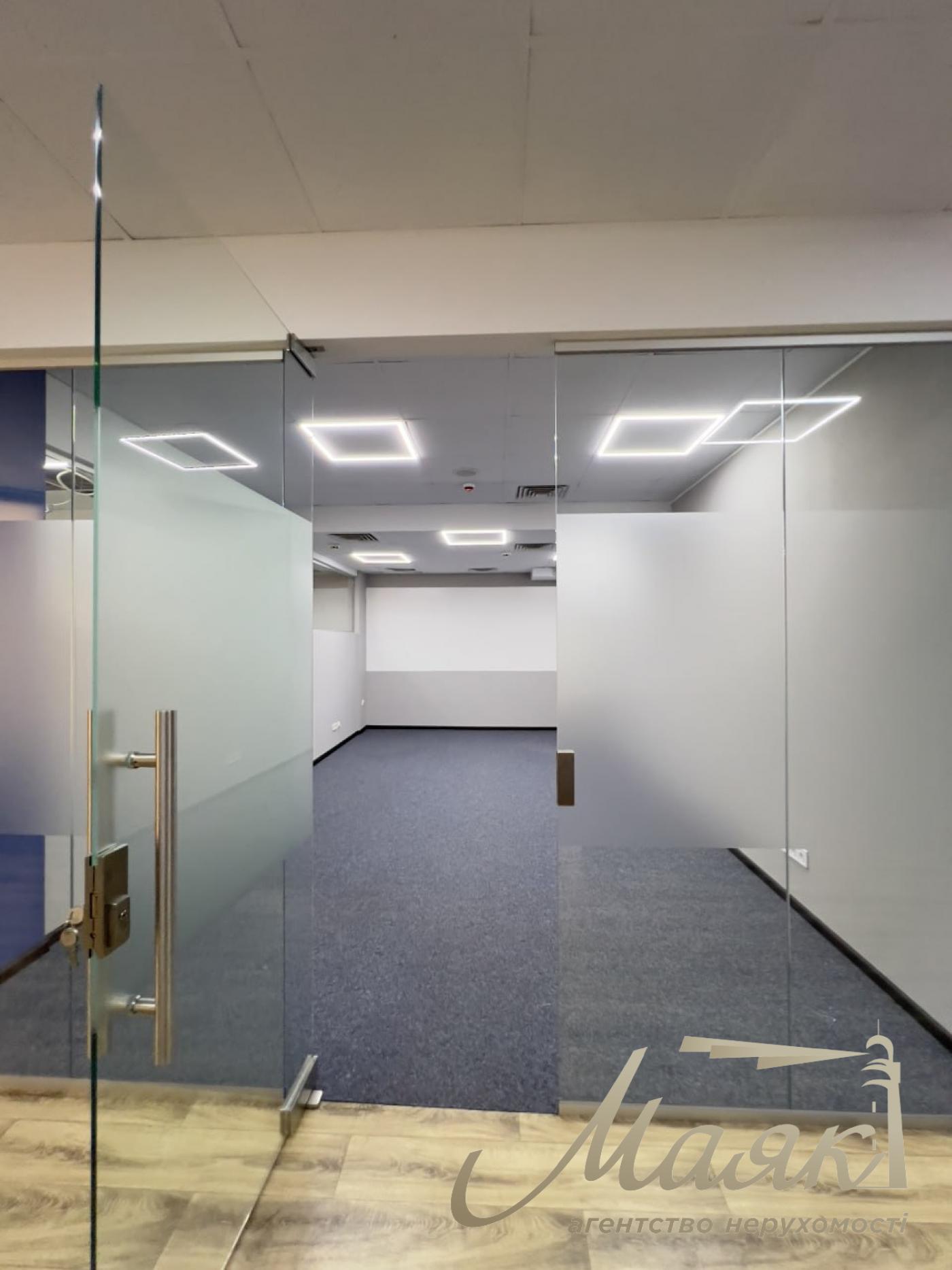 Оренда офісу 650м2 в БЦ Панорама по вул.Велика Житомирська 20, Золоті Ворота.