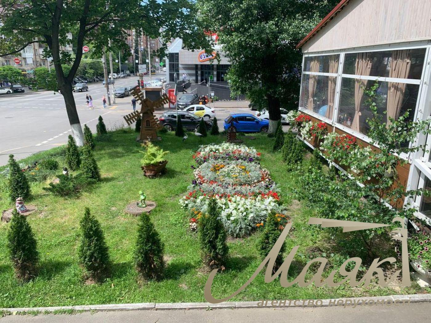 Оренда кафе 160м2, з терасою 90м2, Антоновича, Либідська