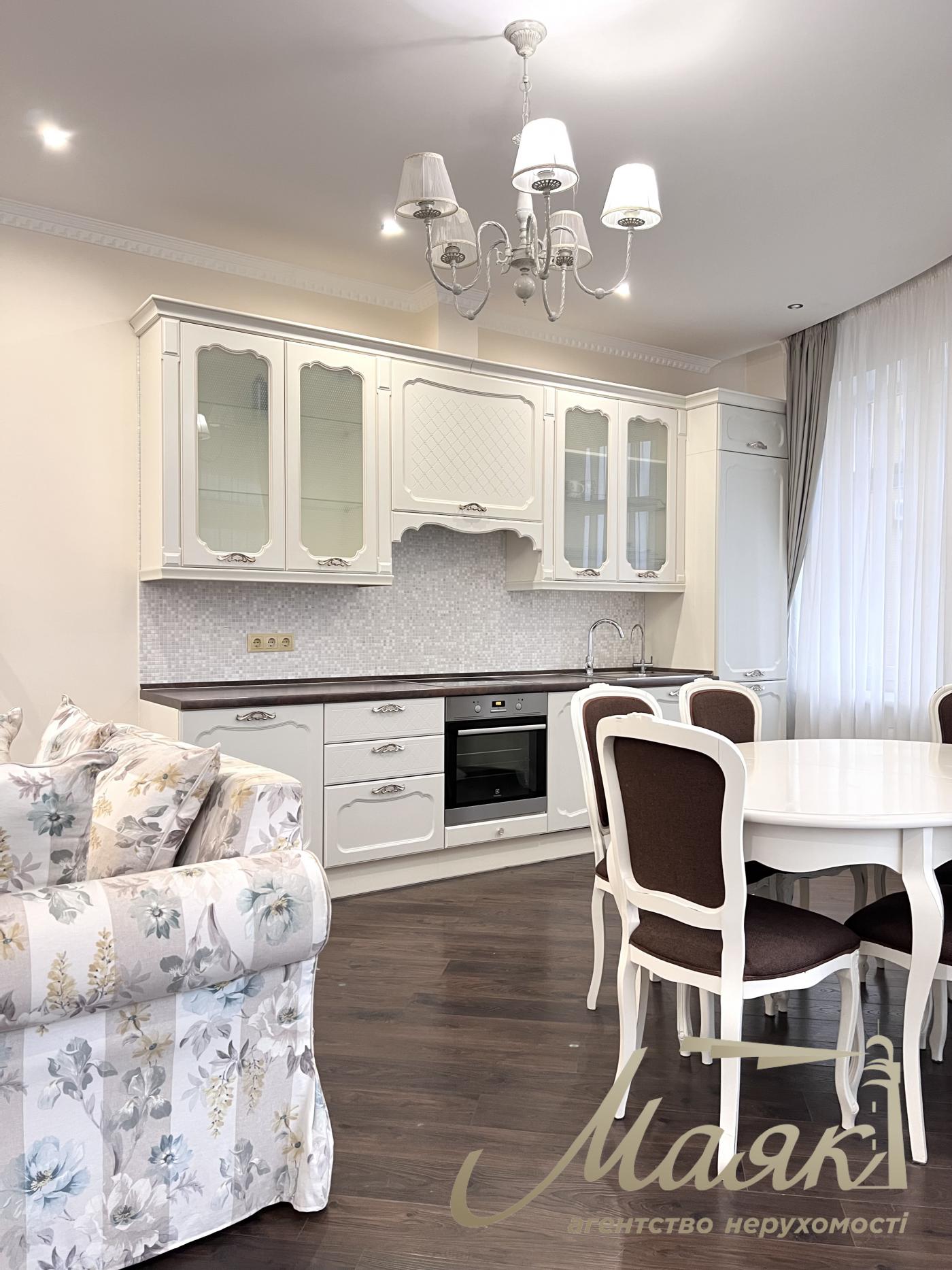 Аренда 3-х комнатной квартиры на Печерске в ЖК по ул. Евгения Коновальца 36В