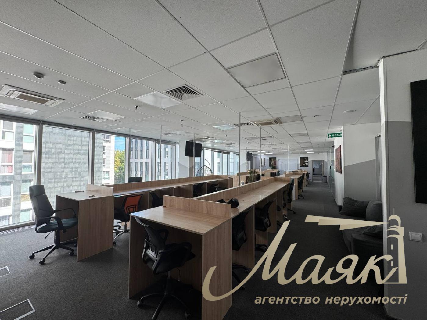 Office space for rent: 972 m² in the business center at 15 Leipzigskaya St., Pechersky District.