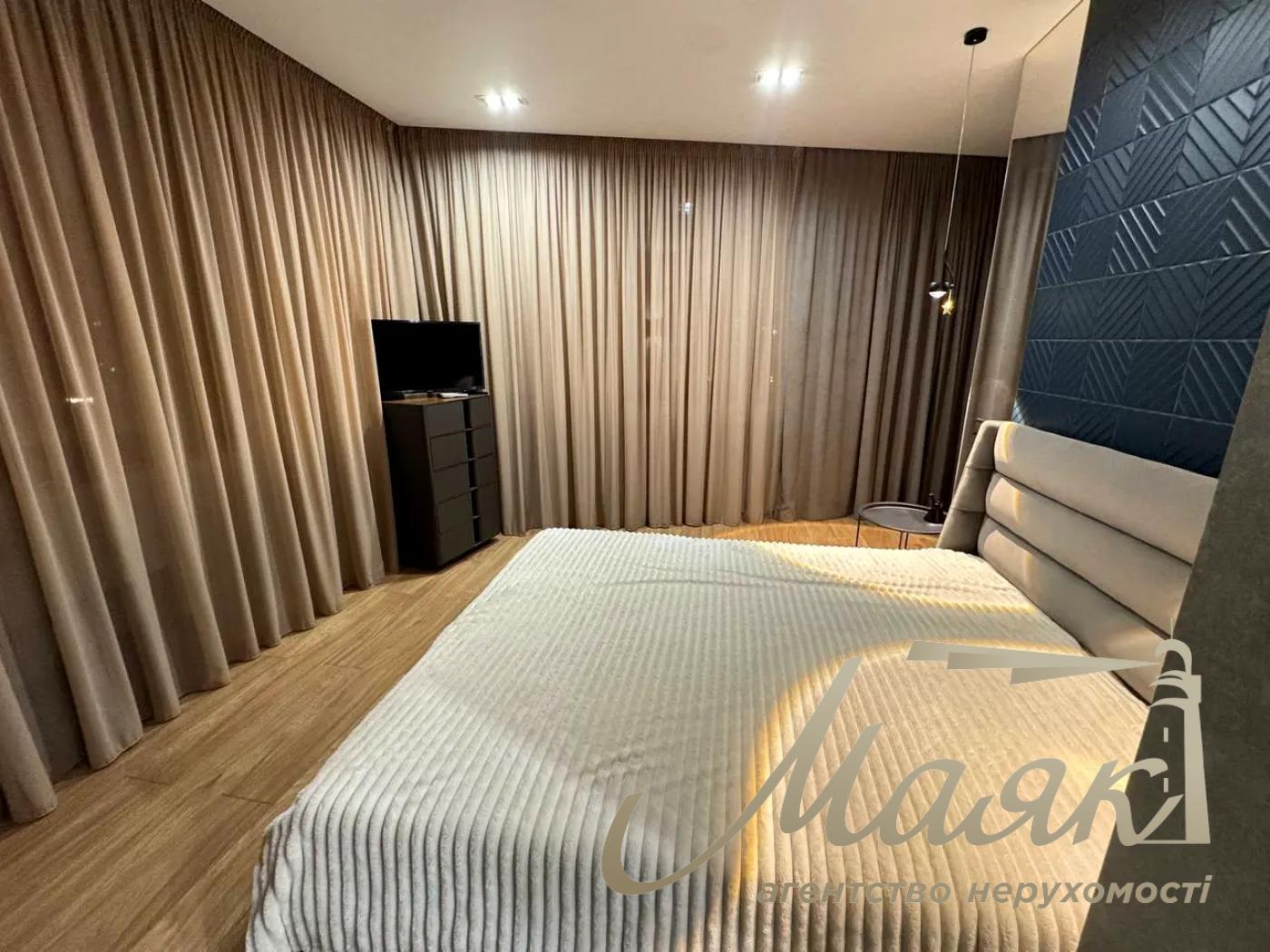 Аренда 3-комнатной квартиры в ЖК "New York concept house", Центр